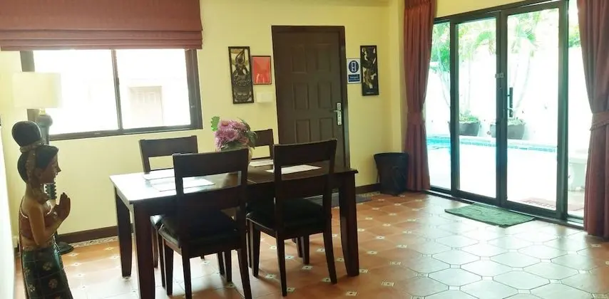4 Bedrooms Private Pool Villa