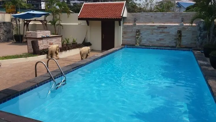 4 Bedrooms Private Pool Villa
