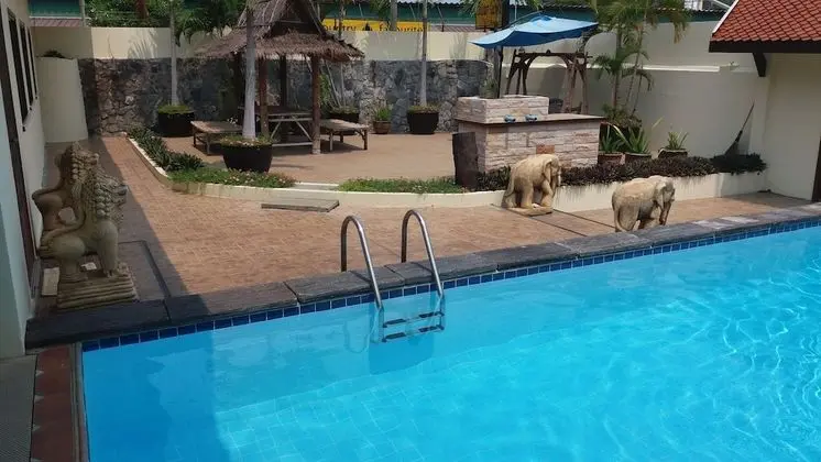 4 Bedrooms Private Pool Villa