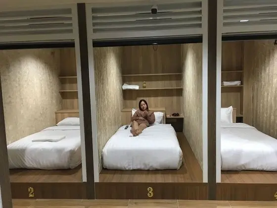 Basic Ortak Ranzalı Oda, 1 Tek Kişilik Yatak (Female Only)
