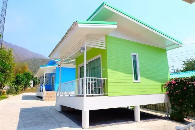Bungalow with Mountain View