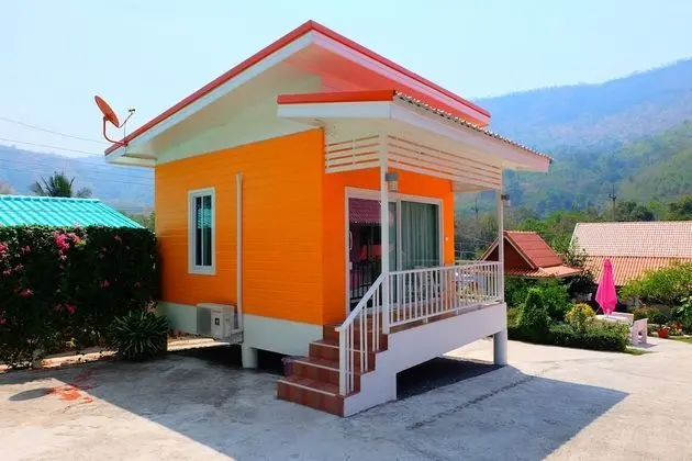 Bungalow with Mountain View