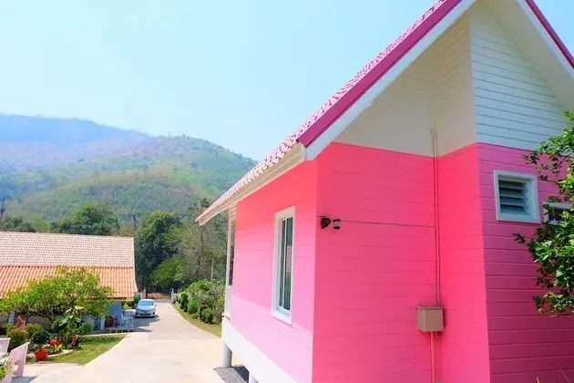 Bungalow with Mountain View