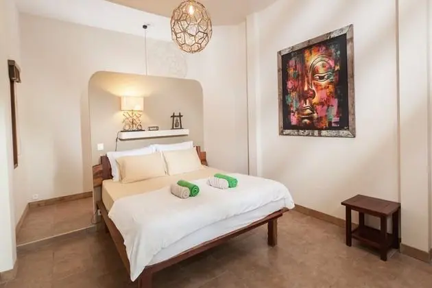 5 Bedroom Villa with Private Pool