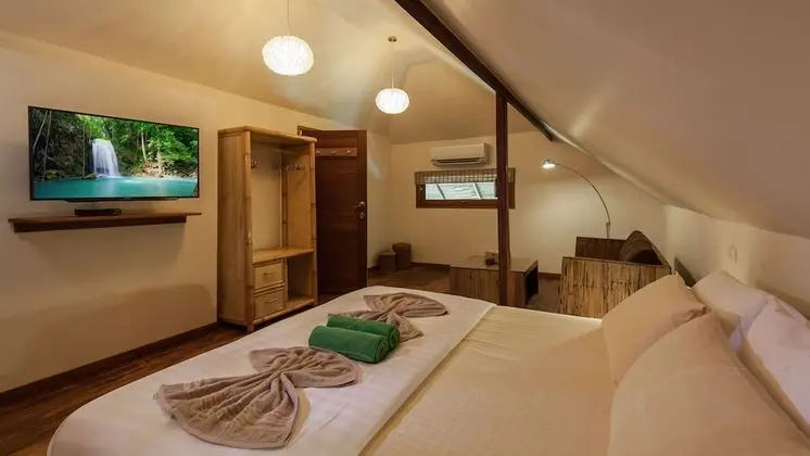 5 Bedroom Villa with Private Pool