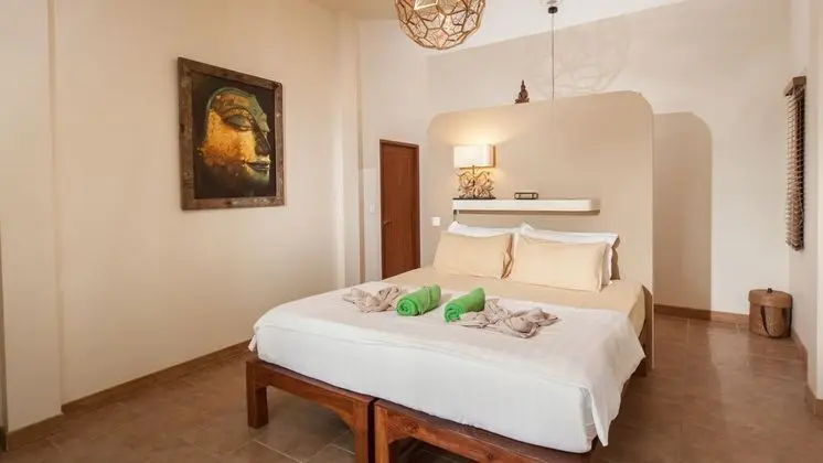 5 Bedroom Villa with Private Pool