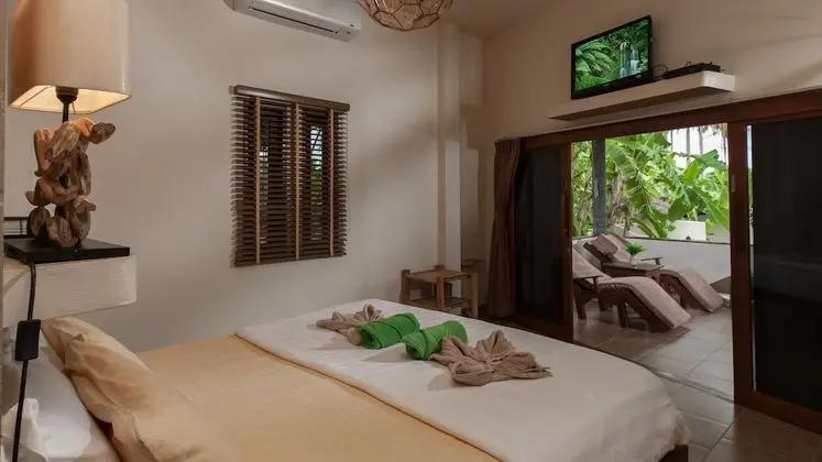 5 Bedroom Villa with Private Pool