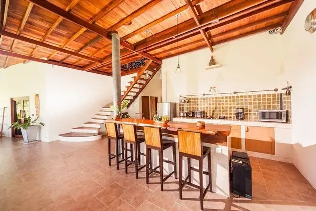 5 Bedroom Villa with Private Pool