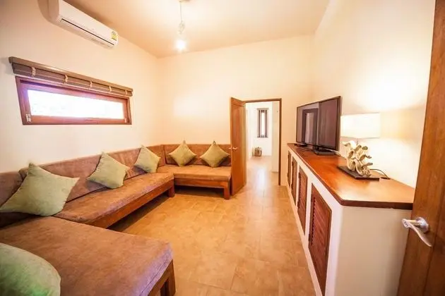 5 Bedroom Villa with Private Pool