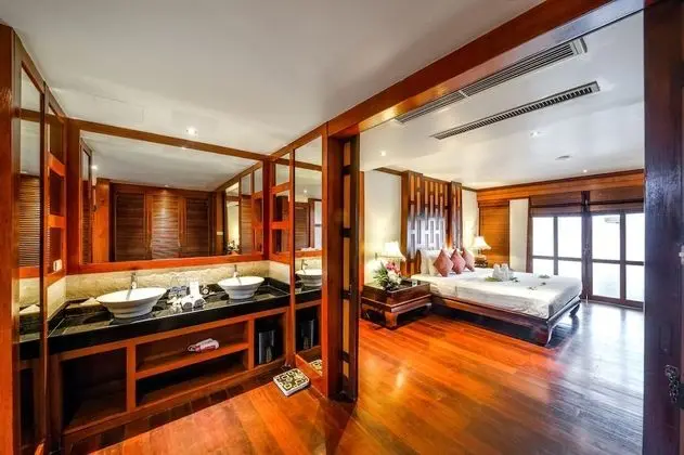 Deluxe Oda, Havuz Manzaralı