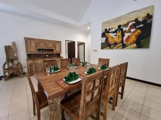 Villa, 4 Yatak Odası, Kişiye Özel Havuzlu