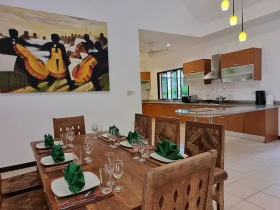 Villa, 4 Yatak Odası, Kişiye Özel Havuzlu