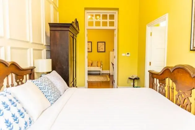 Deluxe Double Room with Living Room and Bathtub (FIVE)