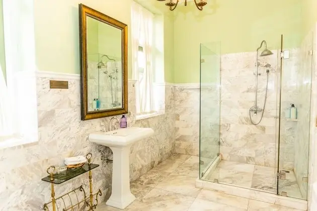 Deluxe Suite (TWO)