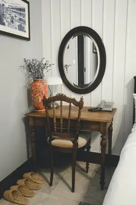 Deluxe Twin Room with Bathtub (FOUR)