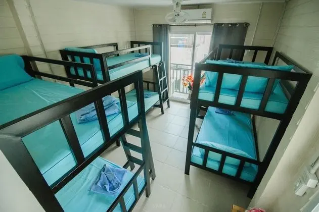 6-Bed Family Room