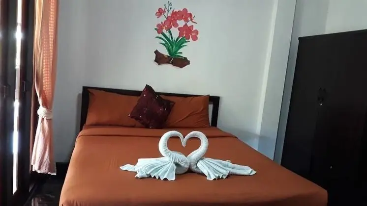 Standard Room (Yellow)