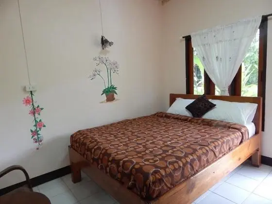 Standard Room (Yellow)
