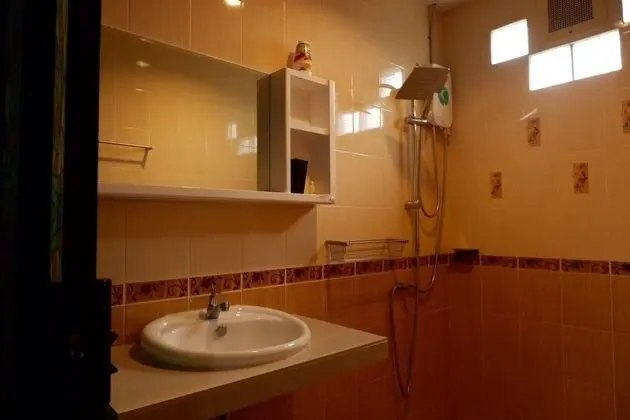 Double Bed (L Size) Shared Bathroom