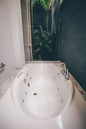 Jacuzzi Deluxe