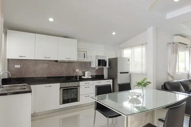 Villa, 3 Yatak Odası, Havuz Kenarı