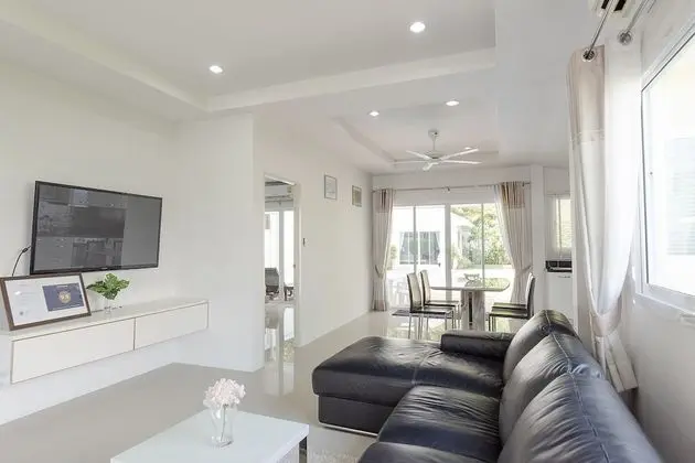 Villa, 3 Yatak Odası, Havuz Kenarı