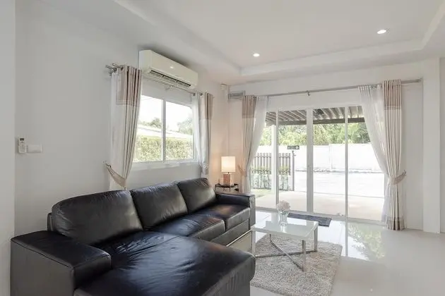 Villa, 3 Yatak Odası, Havuz Kenarı