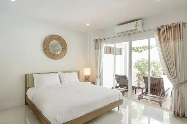 Villa, 3 Yatak Odası, Havuz Kenarı