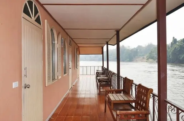 Floating Raft Quadruple Room