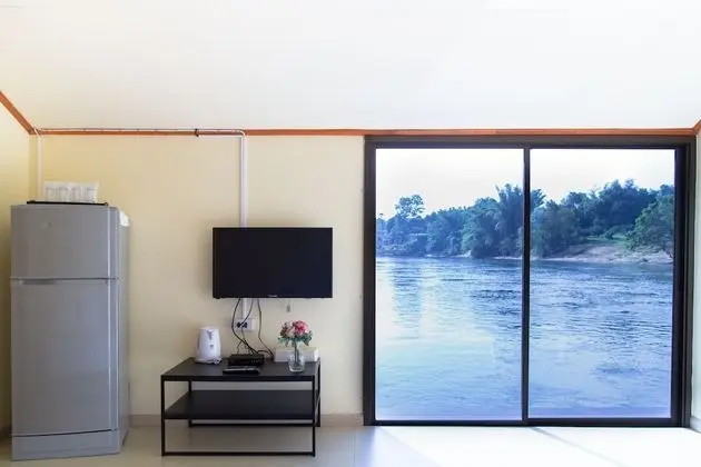 Floating Raft Quadruple Room