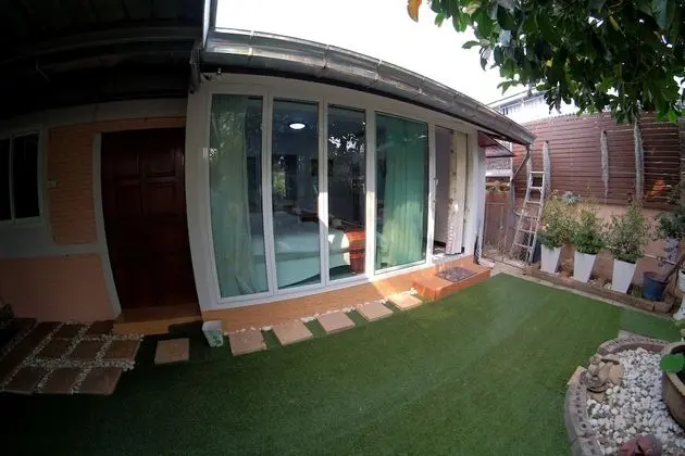 Deluxe Triple Room (Private Bathroom)