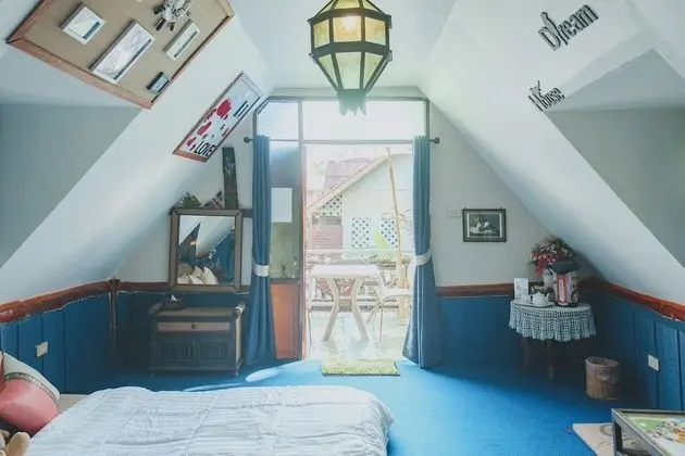 Standard Double Room (Private Bathroom)