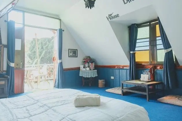 Standard Double Room (Private Bathroom)