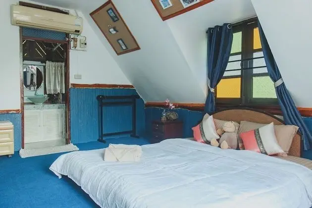 Standard Double Room (Private Bathroom)