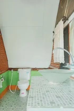 Standard Double Room (Private Bathroom)