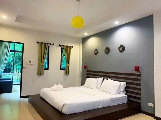 Family Room 1