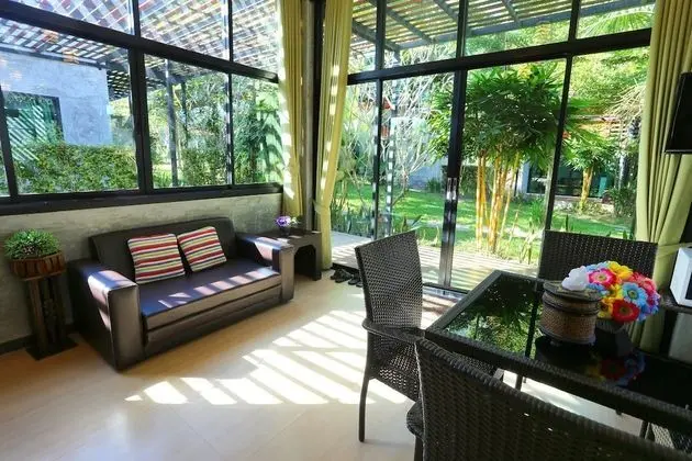 Family Room 1