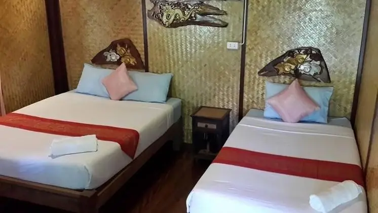 Üç Kişilik Oda, Balkon, Bahçeli