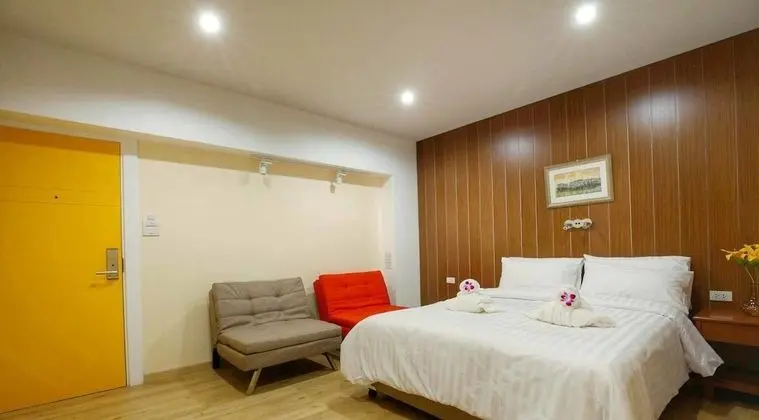 Deluxe Queen Room