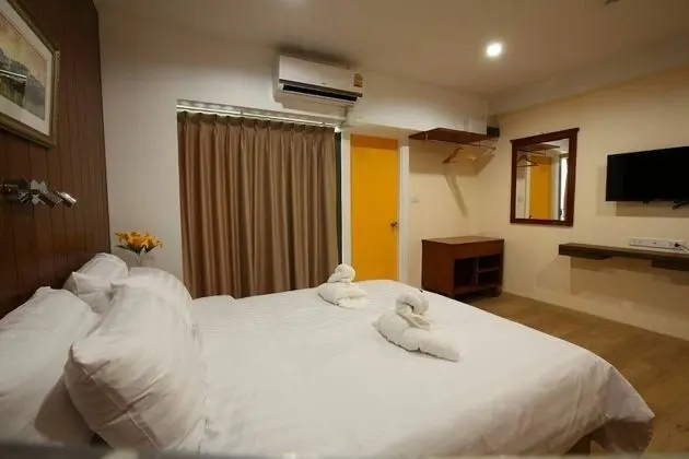 Deluxe Queen Room