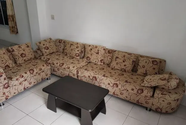 3 Bedrooms Apartment