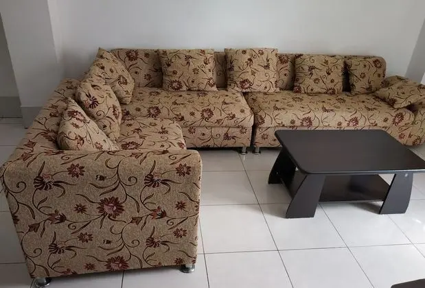 3 Bedrooms Apartment