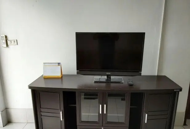 3 Bedrooms Apartment
