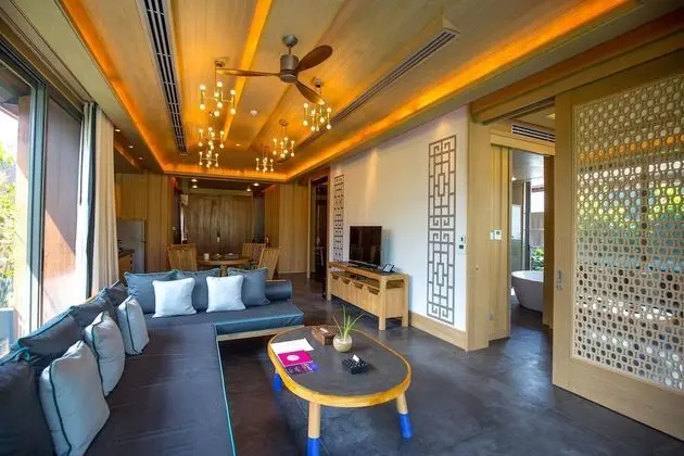 1BR Luxury Pool Villa