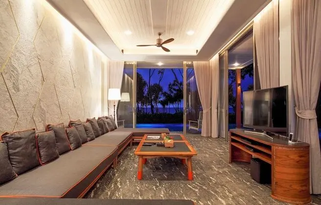 Luxury Villa, 5 Yatak Odası, Kişiye Özel Havuzlu, Denize Sıfır