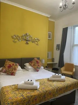 Tek Büyük veya İki Ayrı Yataklı Oda