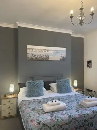 Tek Büyük veya İki Ayrı Yataklı Oda