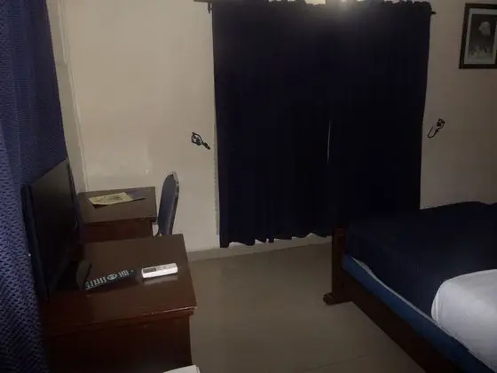Tek Büyük Yataklı Oda, 2 Tek Kişilik Yatak