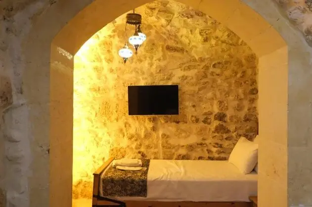 Semiramis, Bahçe Manzaralı, Jakuzili