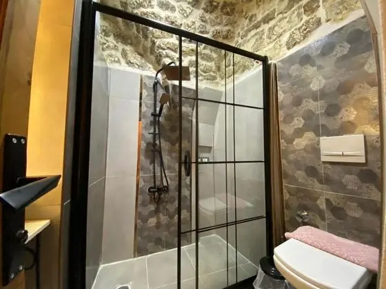 Semiramis, Bahçe Manzaralı, Jakuzili